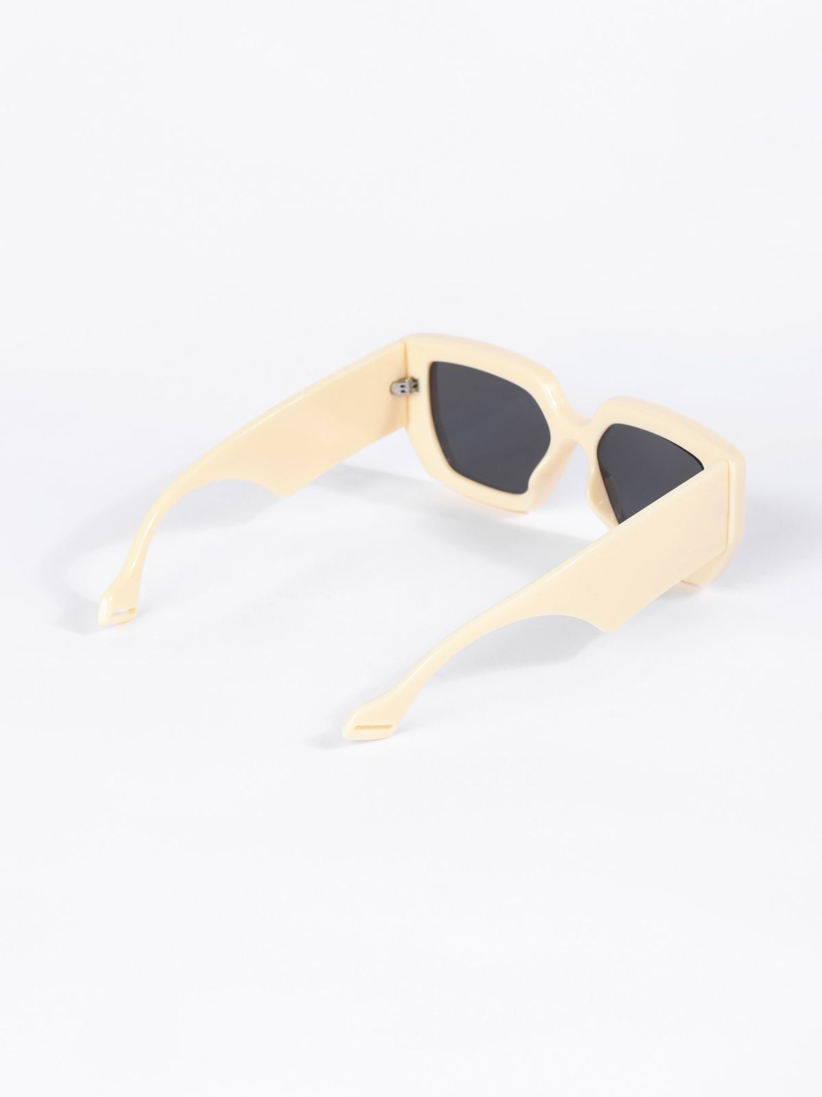  משקפי שמש מרובעיים / TX Eyewear Collection של TERMINAL X