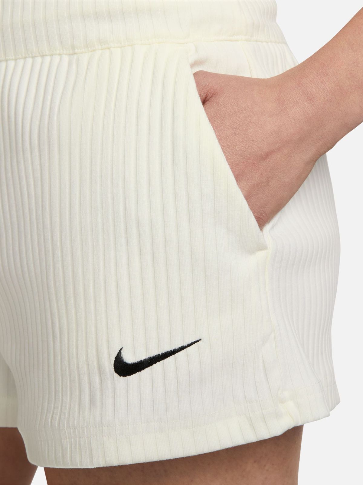 מכנסיים קצרים בטקסטורת ריב Nike Sportswear של NIKE