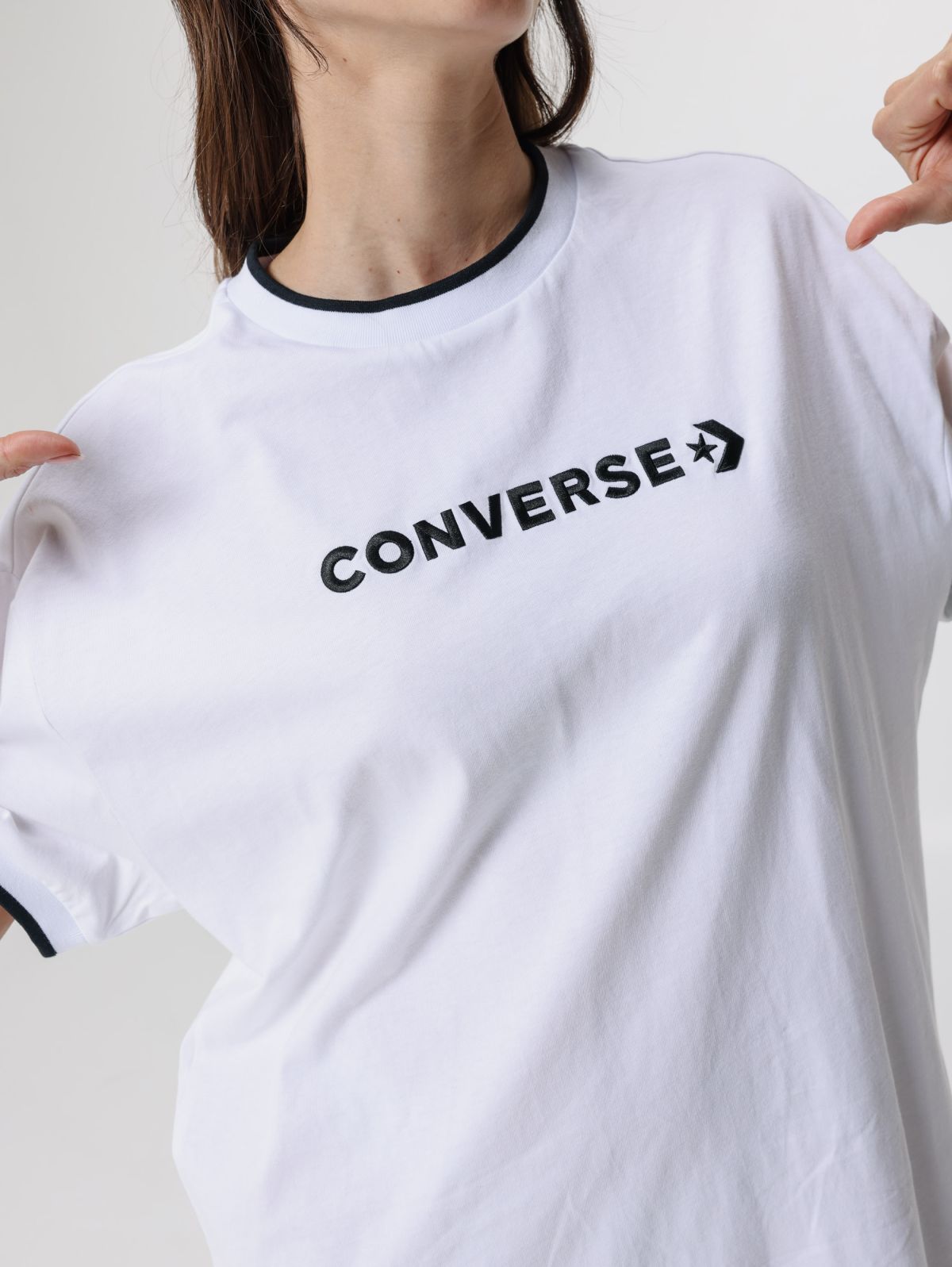  שמלת מיני עם רקמת לוגו של CONVERSE