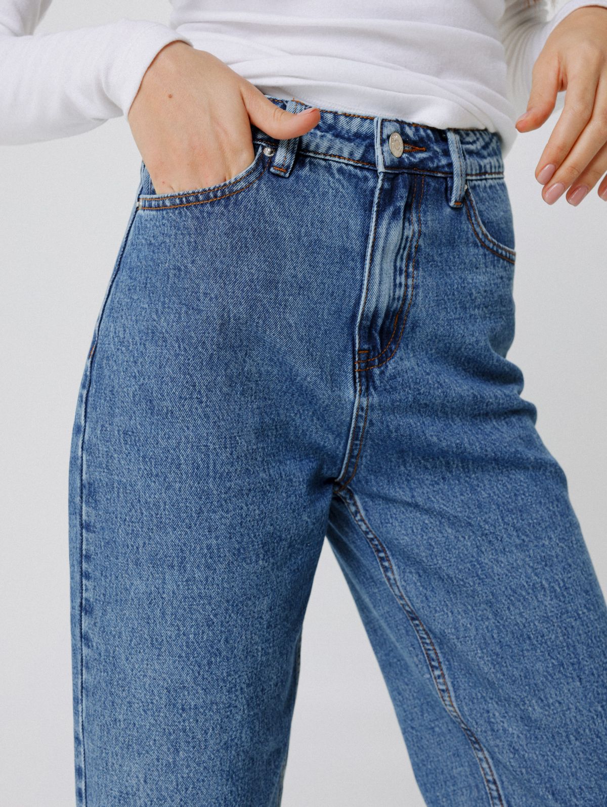  ג'ינס בגזרת mom של TERMINAL X