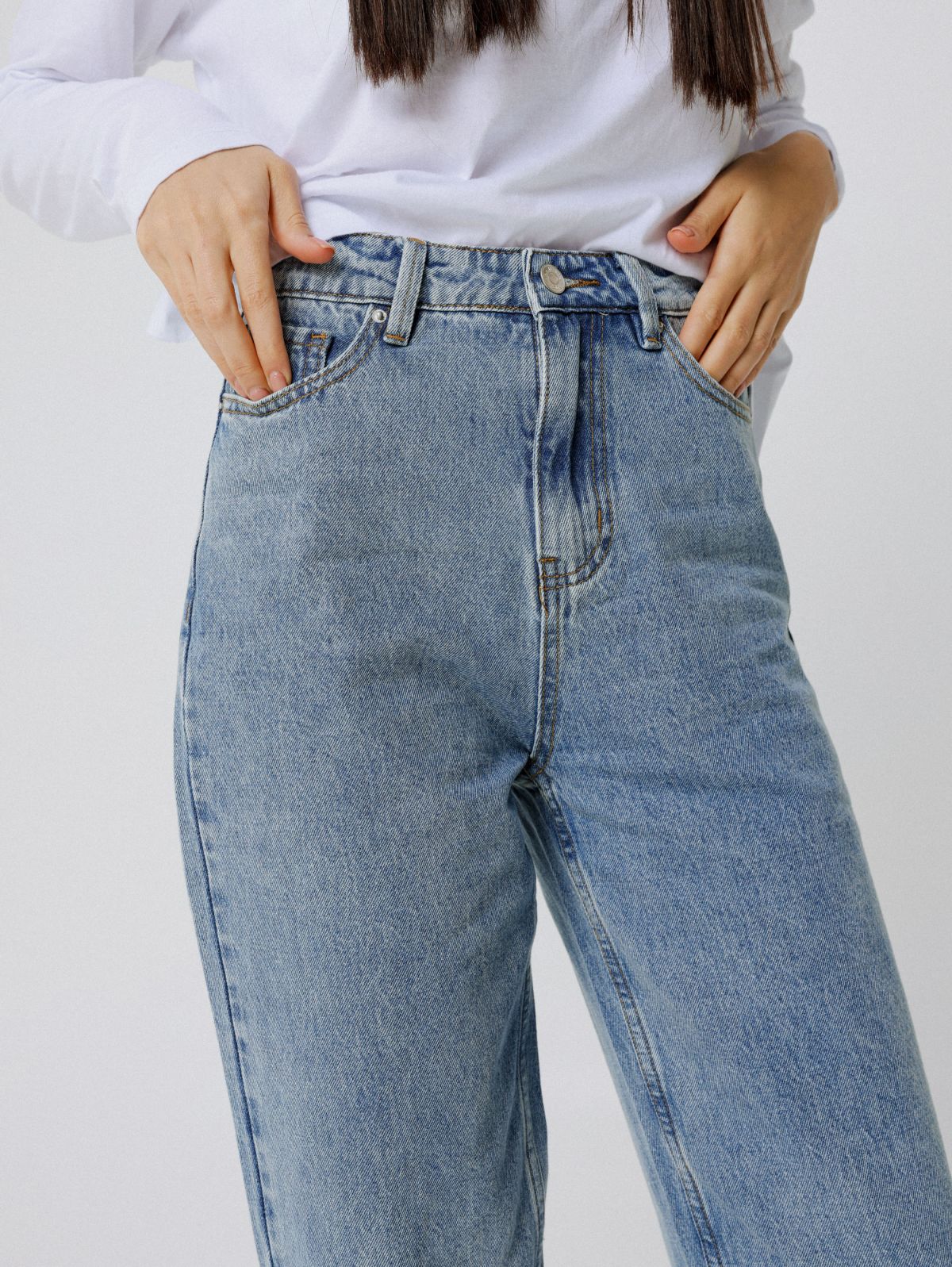  ג'ינס בגזרת mom של TERMINAL X