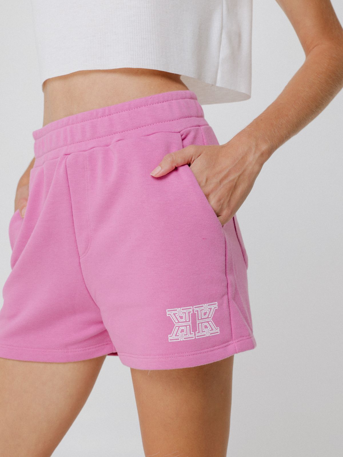  מכנסי טרנינג קצרים עם לוגו / Kendall + Kylie X terminal x של KENDALL + KYLIE