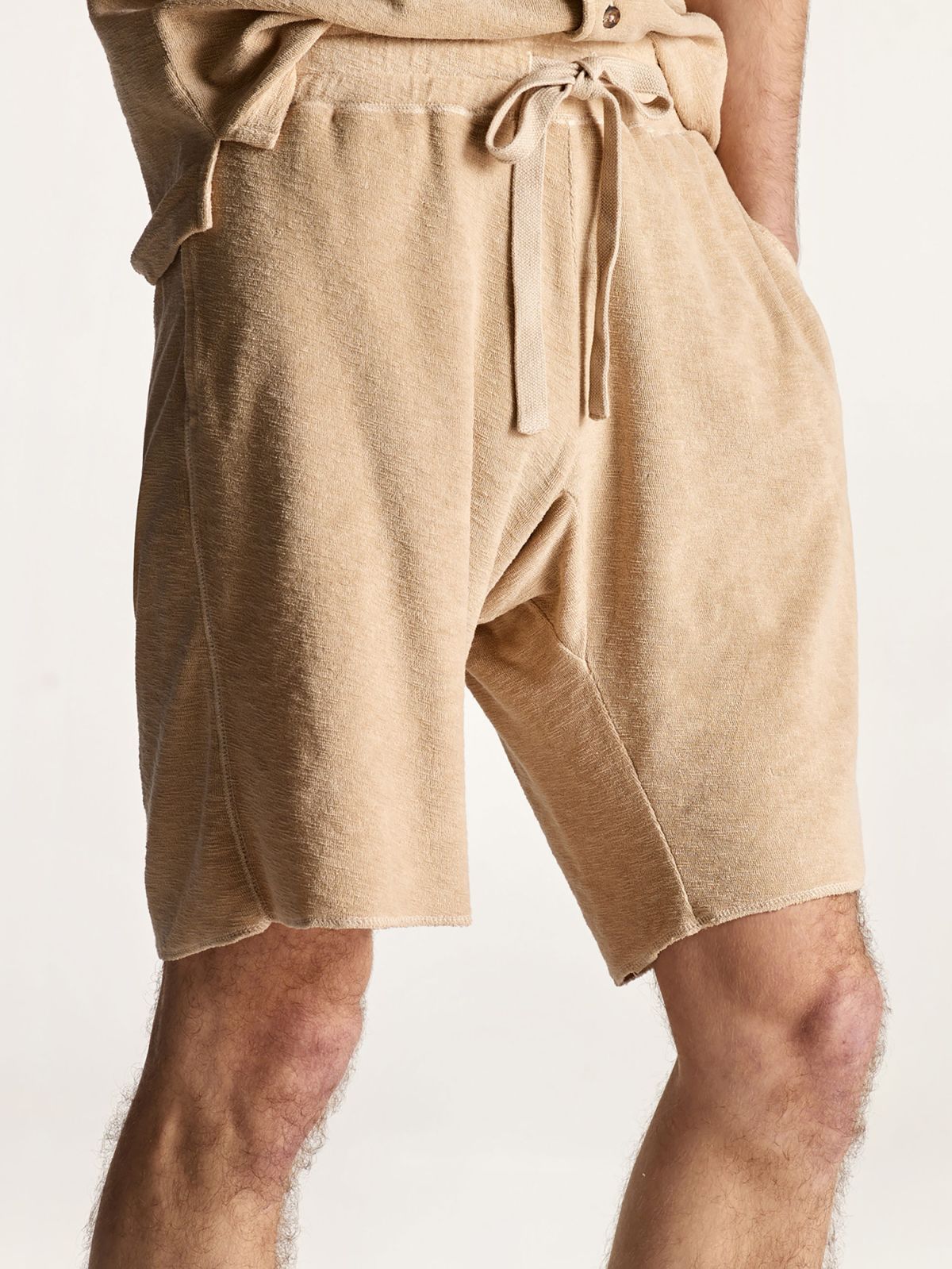 מכנסי טרנינג ברמודה מבד מגבת של DIRTY LAUNDRY
